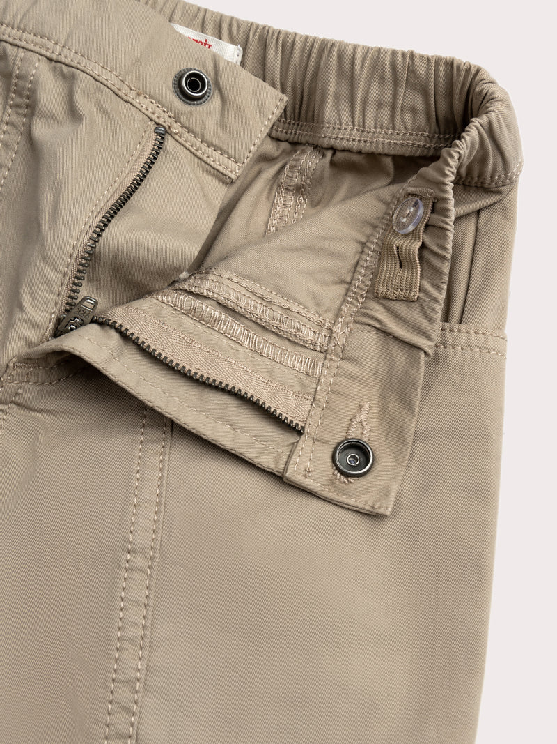 Beige Hose mit fantastischen Taschen
