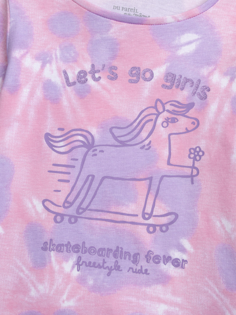 Lila Tie-Dye-Pyjama mit 'Pony Skateboarding Fever' Motiv für Mädchen