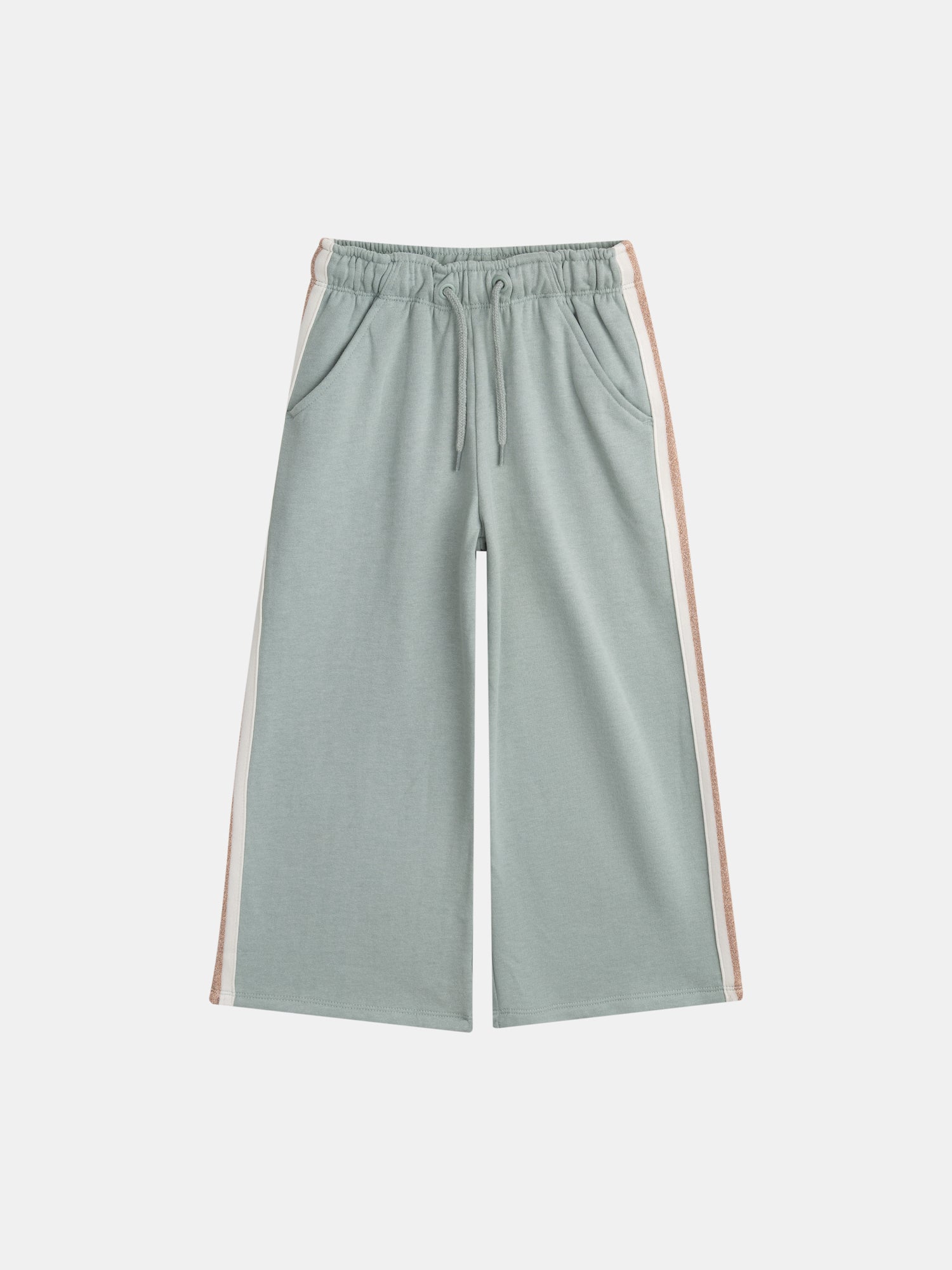 tmp/74793746682/files/61cd2028-ca2a-4488-b243-df7da858f30f/26W901M1PAN_G610_11d8e398ce-3c10-4388-8294-9b073fede0dd.jpg