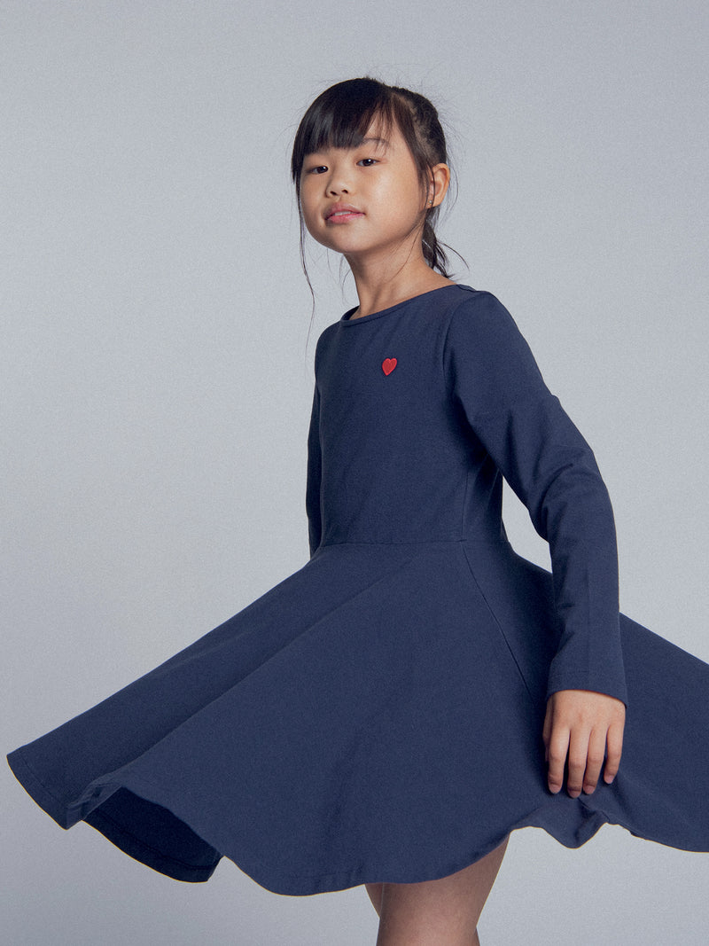 Robe marine broderie coeur pour fille