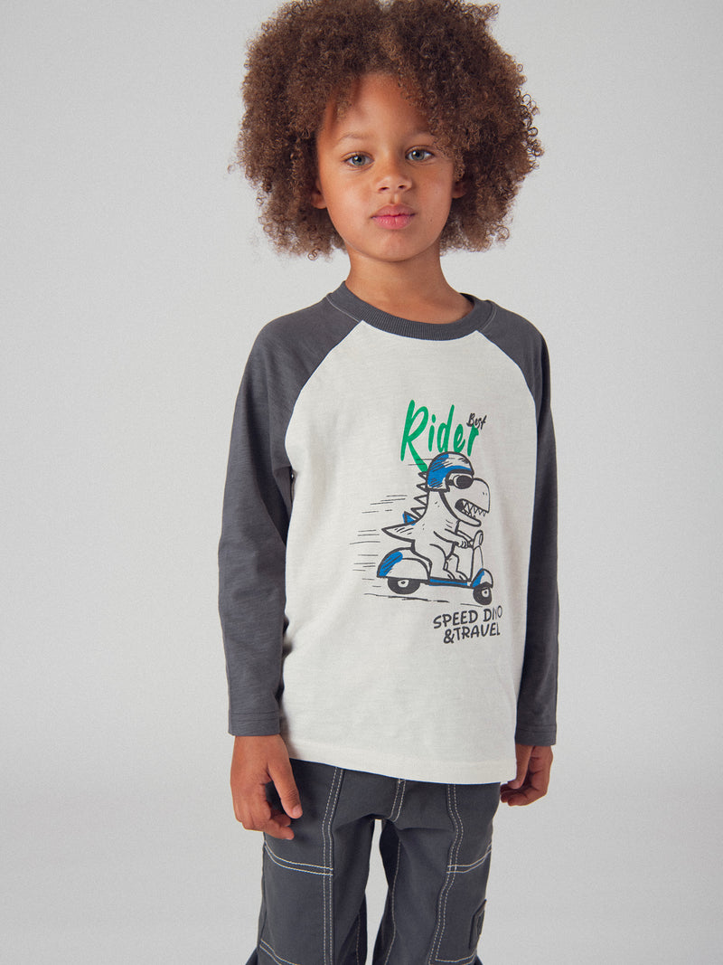 Ecru T-Shirt mit kontrastierenden Ärmel und Dinosaurieranimation für Jungen