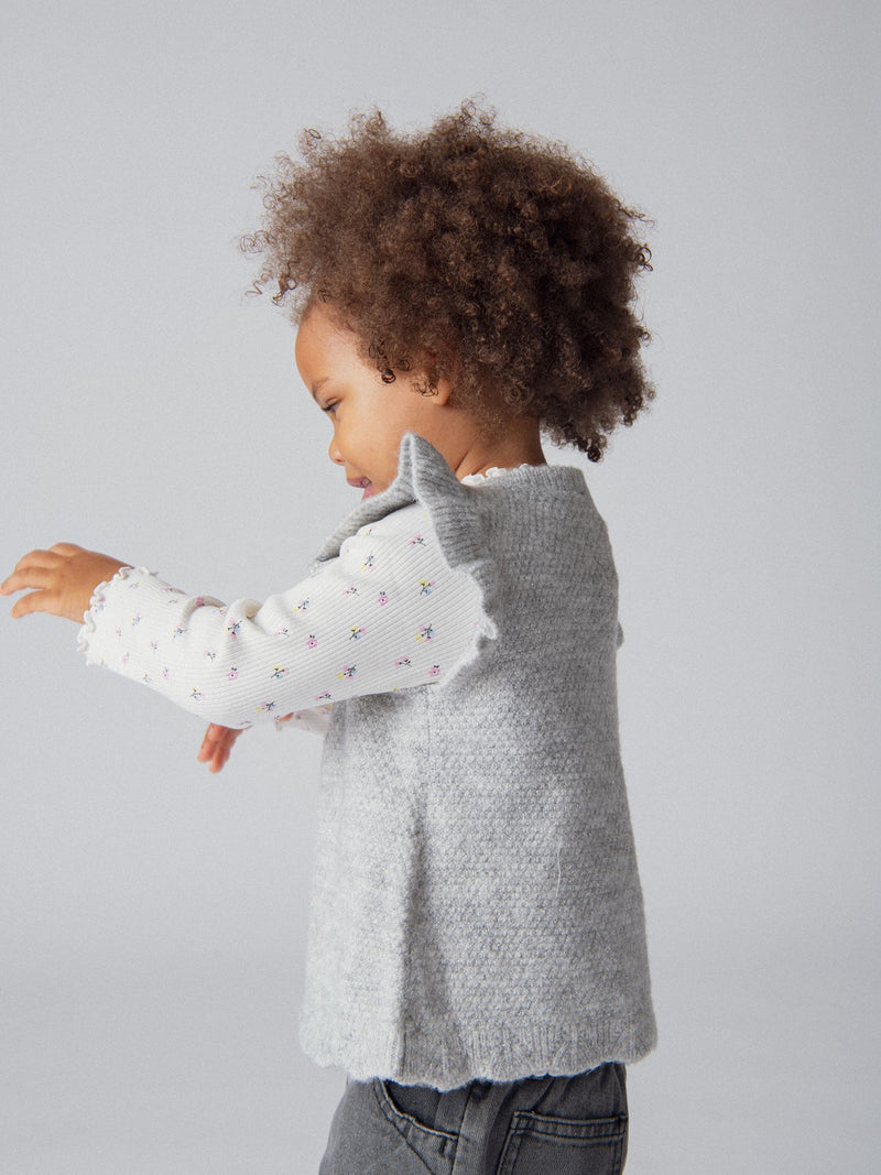 Ärmellose Strickjacke aus strukturiertem Garn mit Rüschen für Mädchen