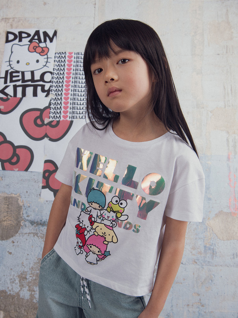 Weißes T-Shirt mit Hello Kitty und ihren Freunden