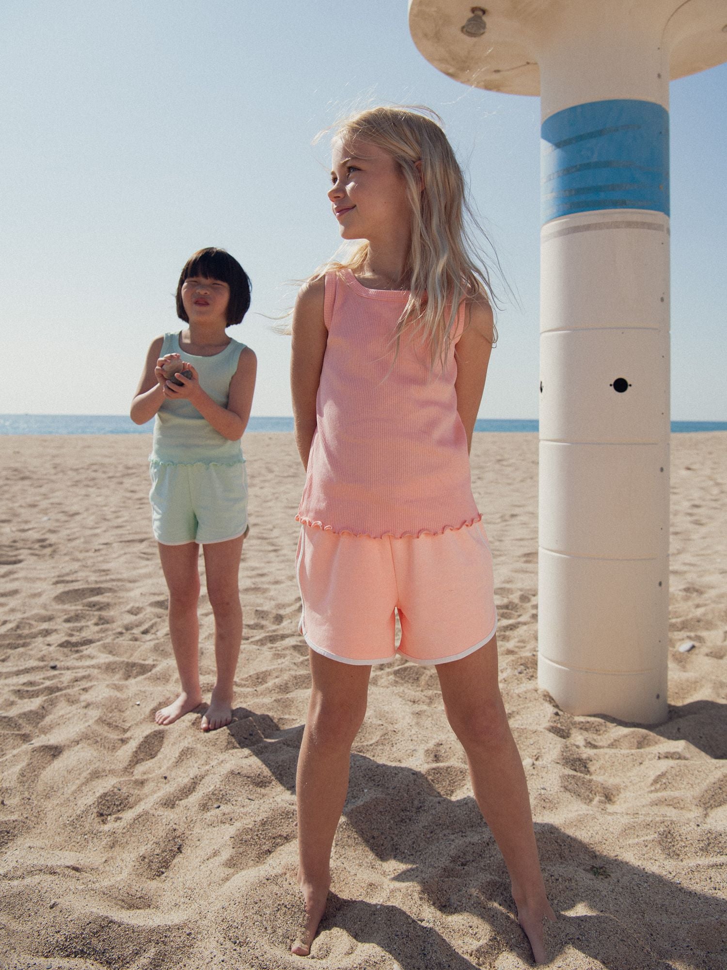 Short corail taille élastiquée pour fille