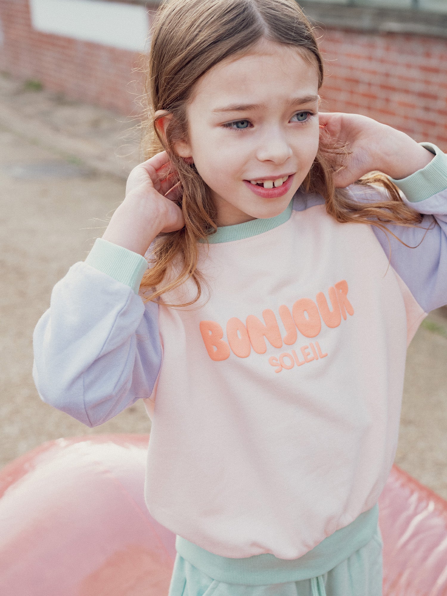 Haut de jogging colo block animation bonjour pour fille