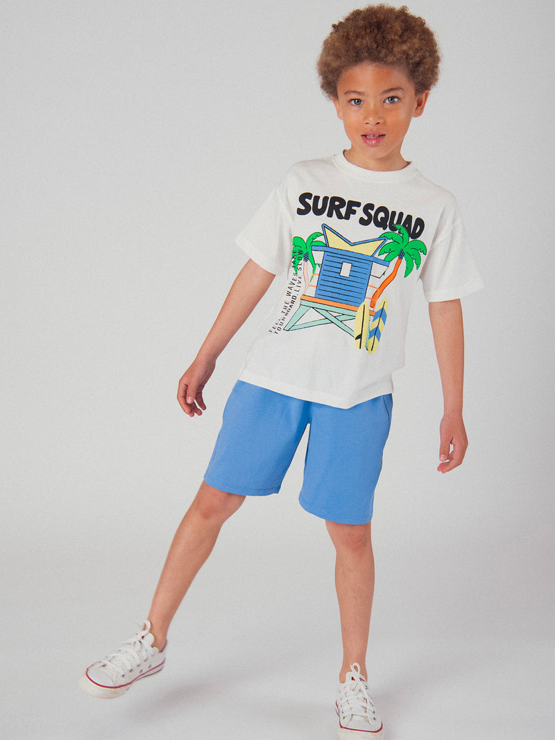 Ecru T-Shirt und blauer Short mit Animation für Jungen