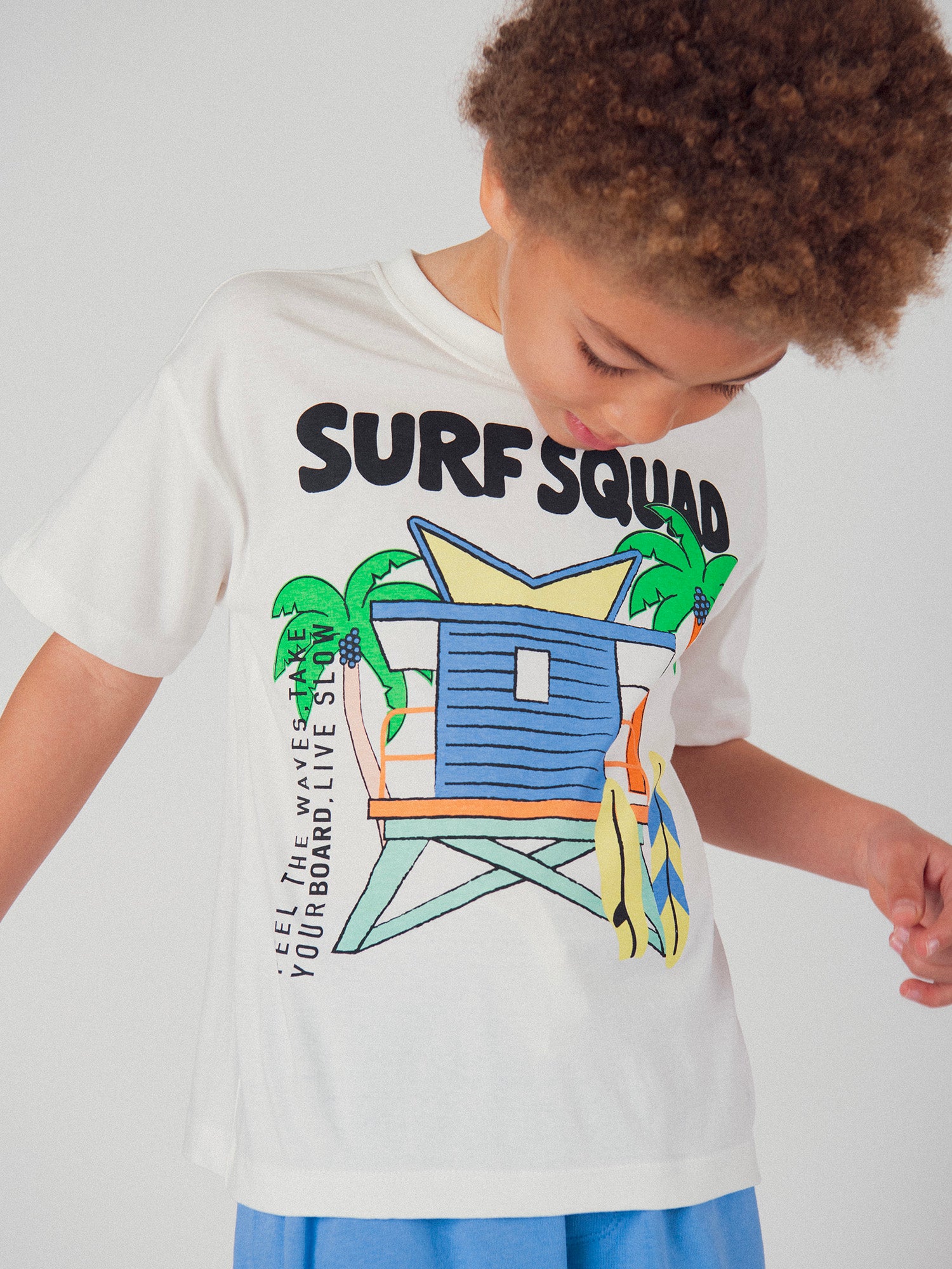 Ensemble t-shirt écru et short bleu avec animation pour garçon