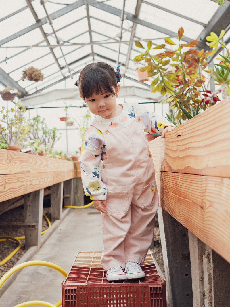 Vintage-rosafarbene Latzhose mit Zitronenstickerei für Mädchen-Baby