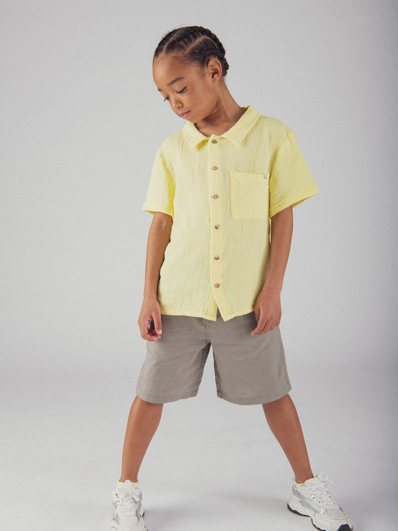 Chemise jaune pâle à manches courtes pour garçon