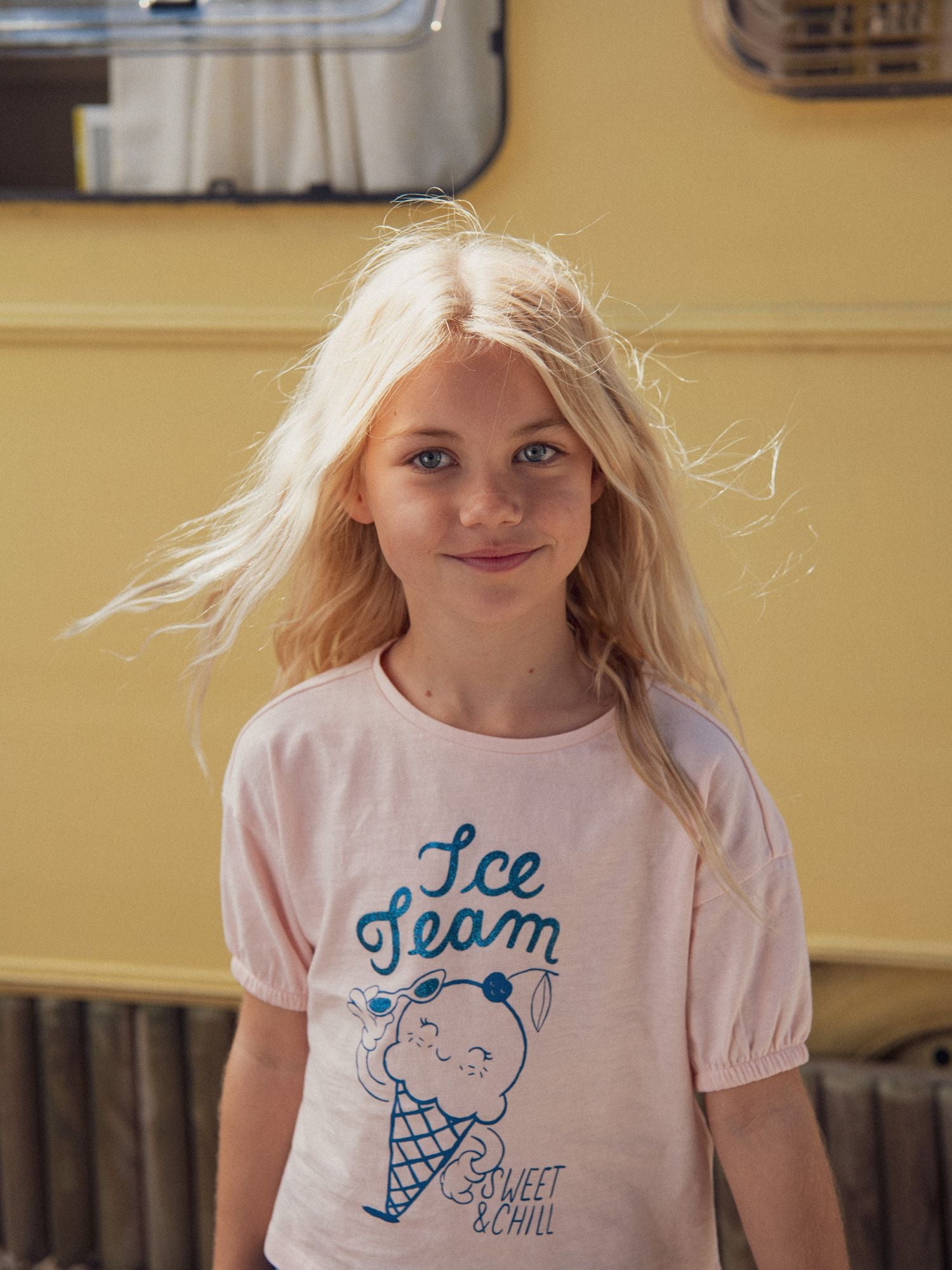 Rosa T-Shirt mit Eis-Animation für Mädchen