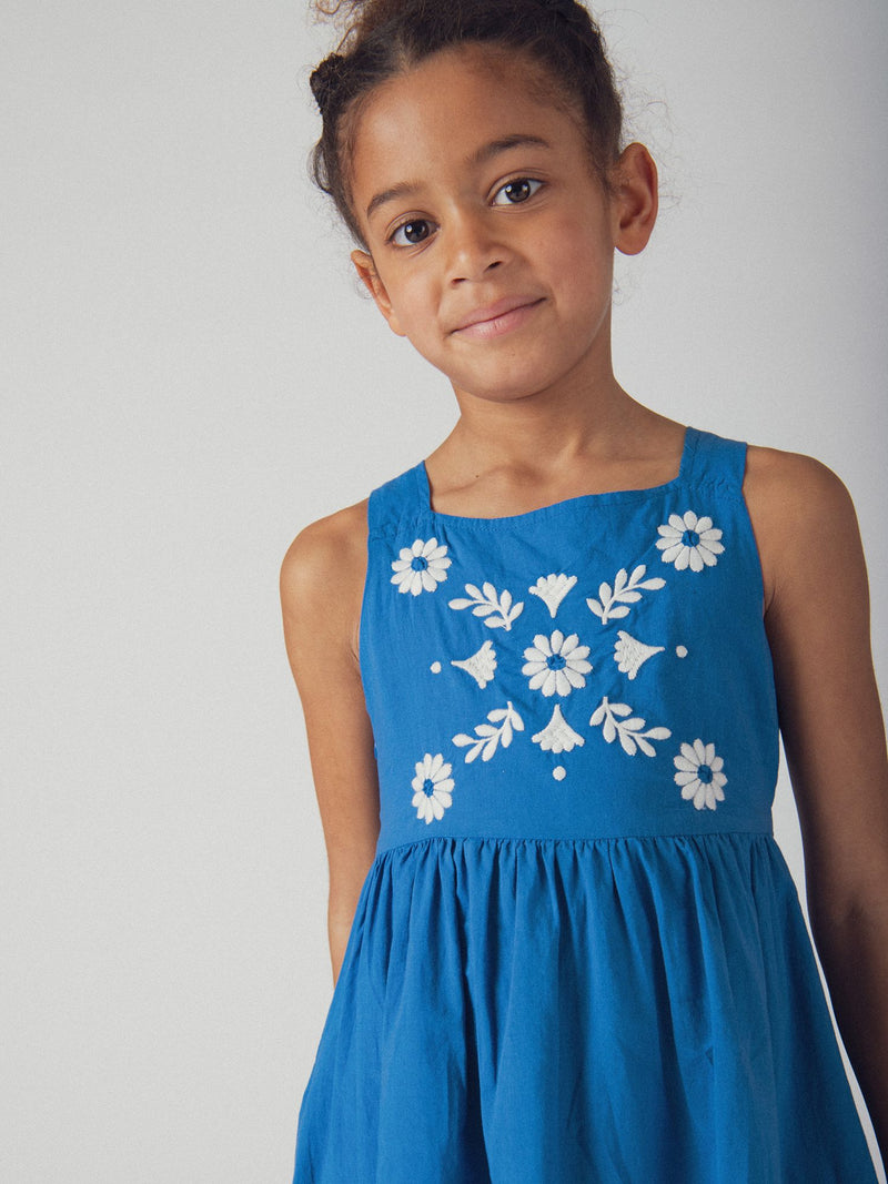 Blaue Kleid mit Blumenstickerei für Mädchen