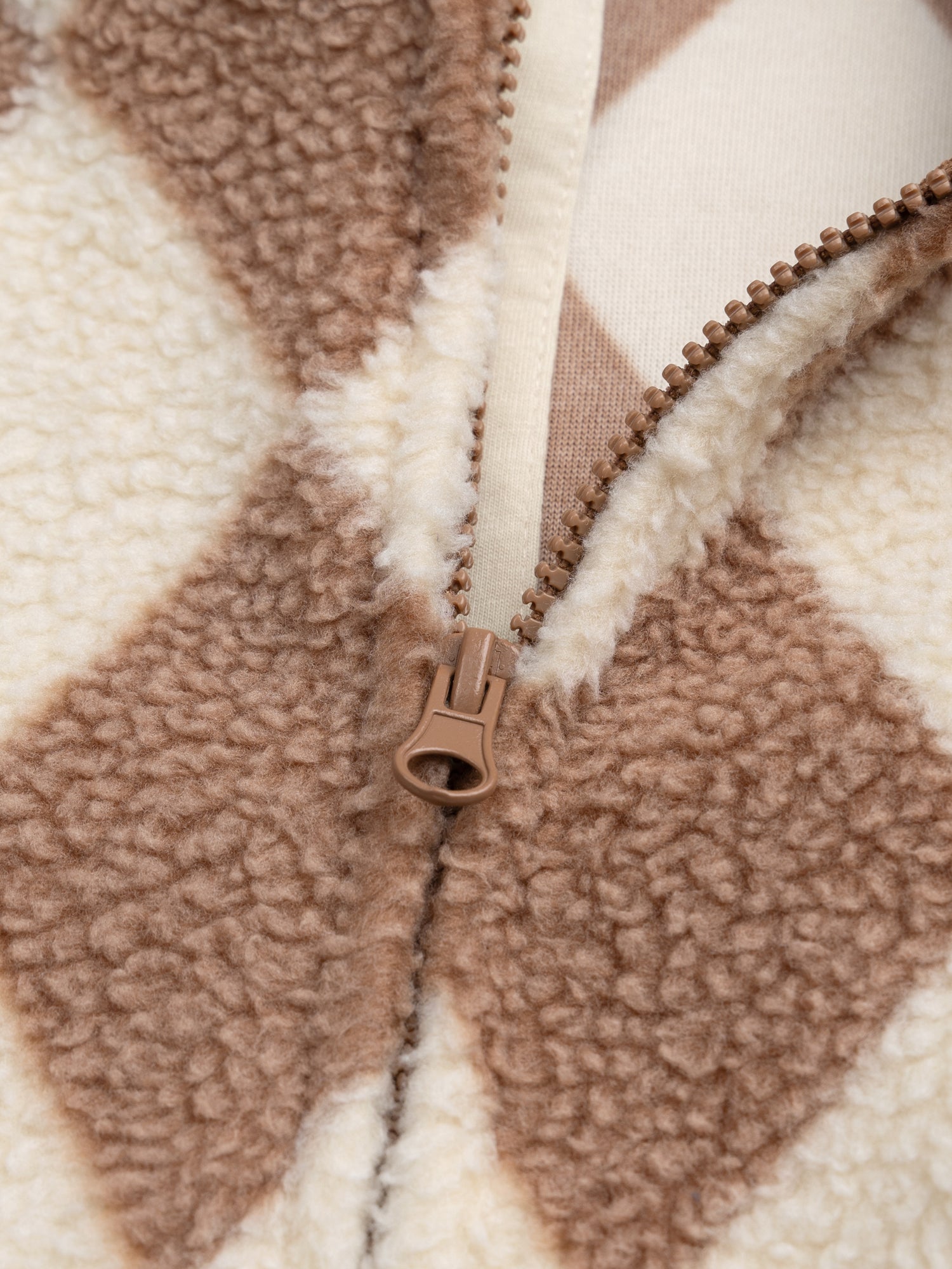Jacke mit Schaf-Woll-Effekt im Karodesign