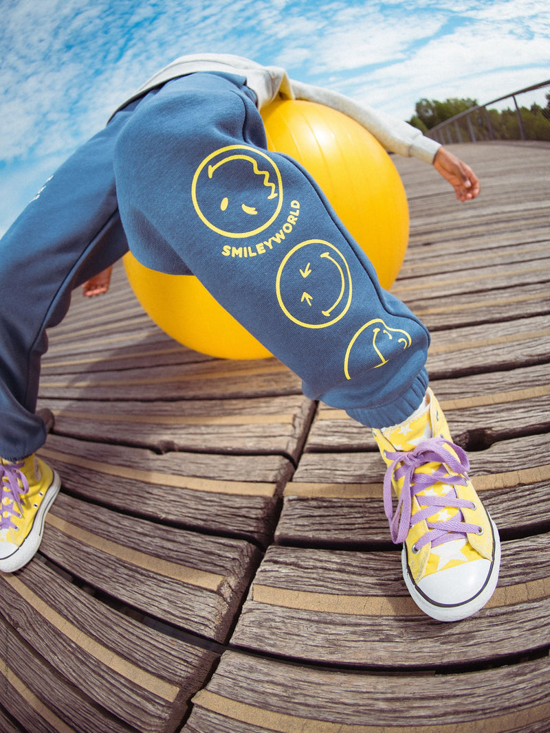 Blaues Jogging mit SMILEYWORLD-Motiv für Jungen