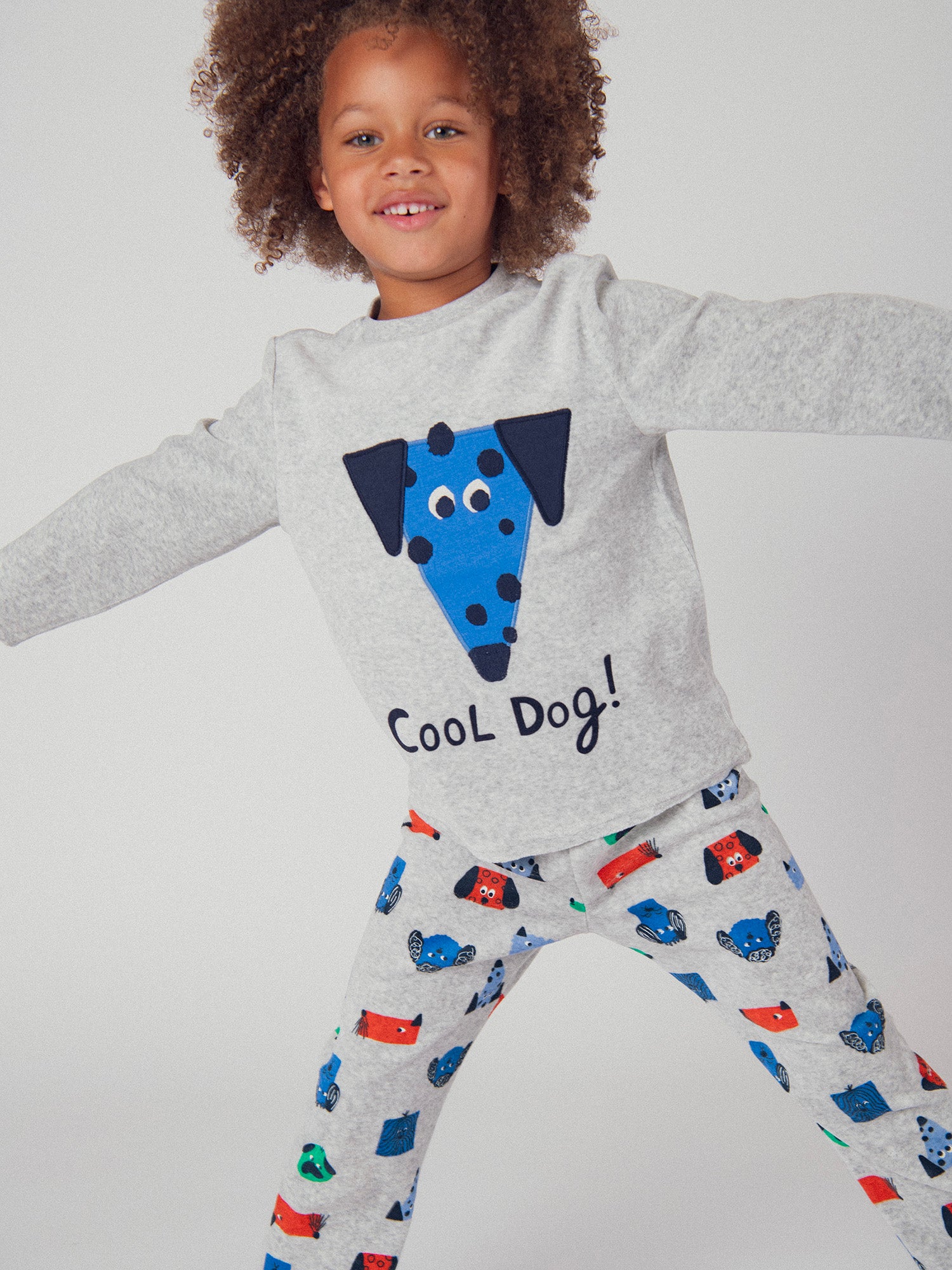 Zweiteiliger grauer 'Cool Dog' Pyjama für Jungen