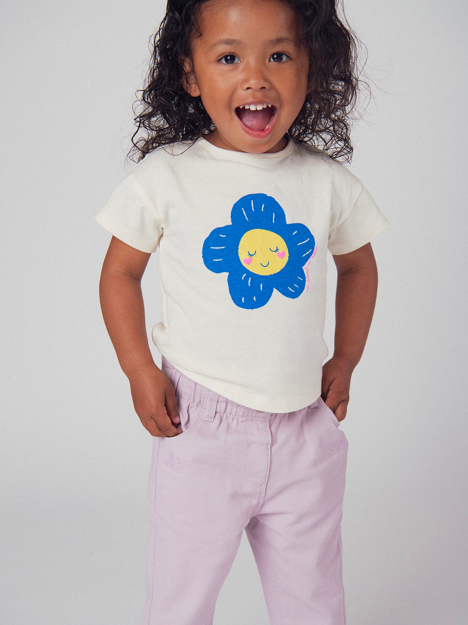 Ecru T-Shirt mit Blumenmotiv für Mädchen