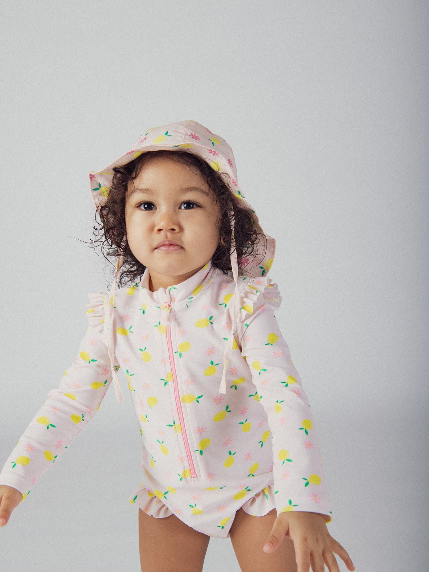 UPF 50+ Badeanzug mit Zitronenmotiv für Baby Mädchen