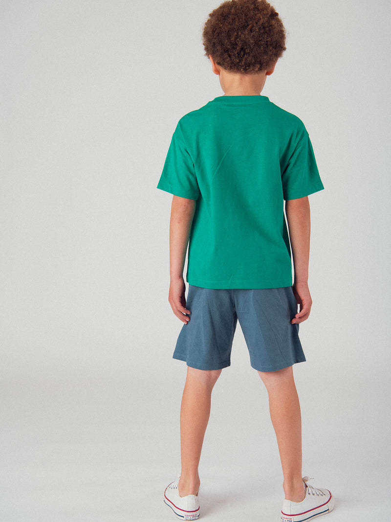 Grünes T-Shirt und dunkelblauer Shorts Set mit Animation für Jungen