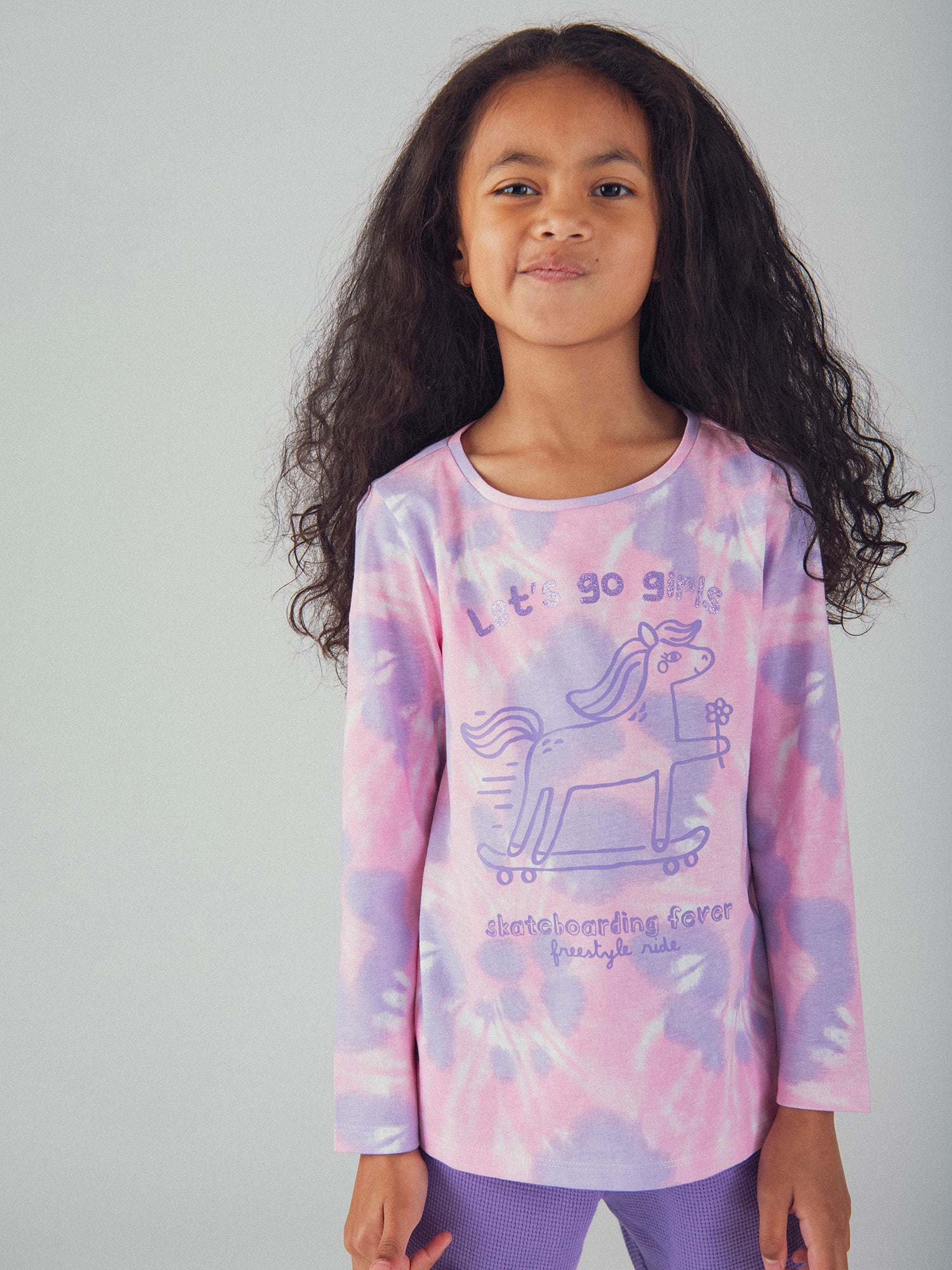 Pyjama tie-dye violet à motif "Poney Skateboarding Fever" pour enfant fille