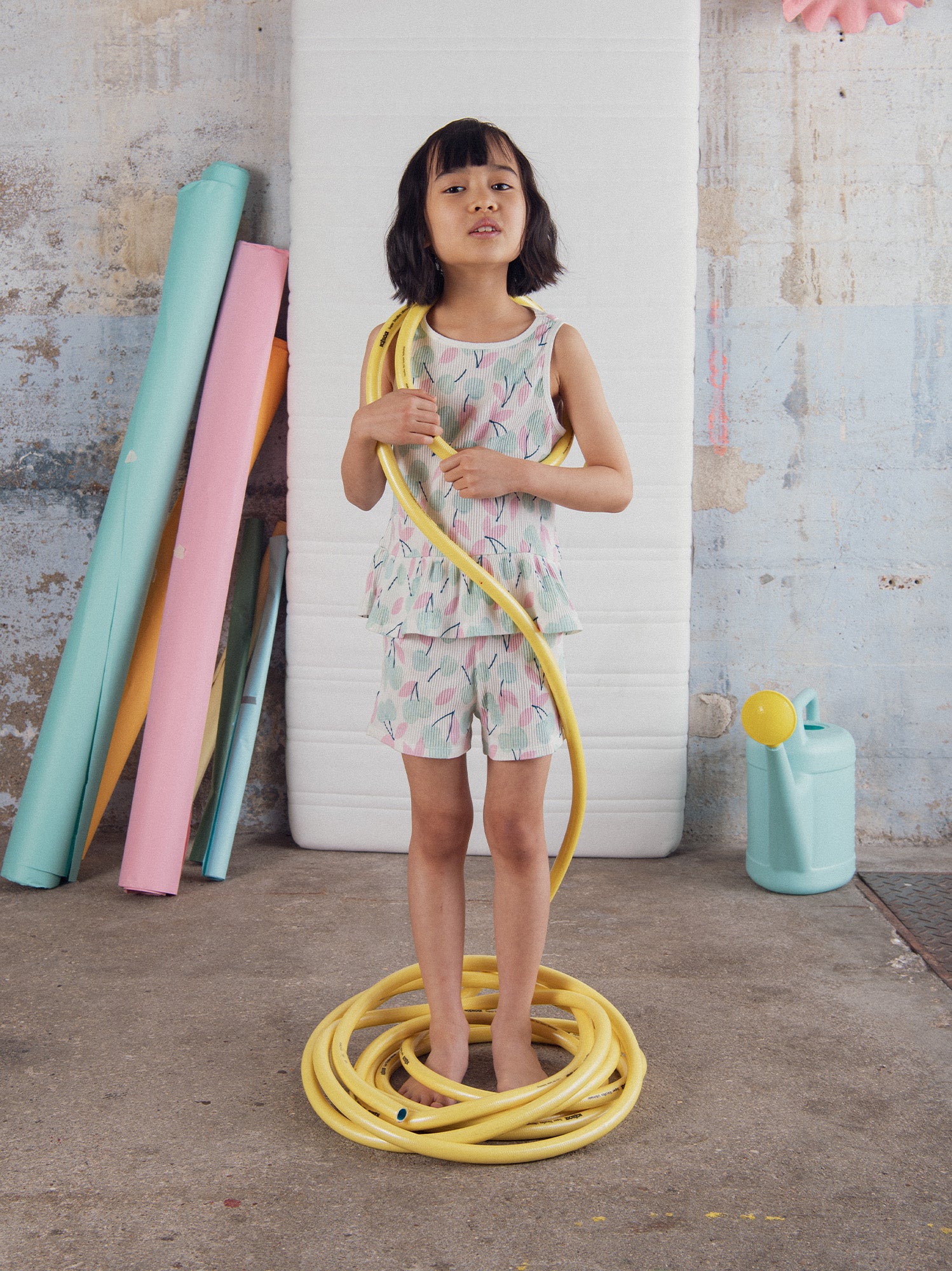 Kurzer Pyjama mit Trägertop und "Pastellkirschen"-Druck für Mädchen