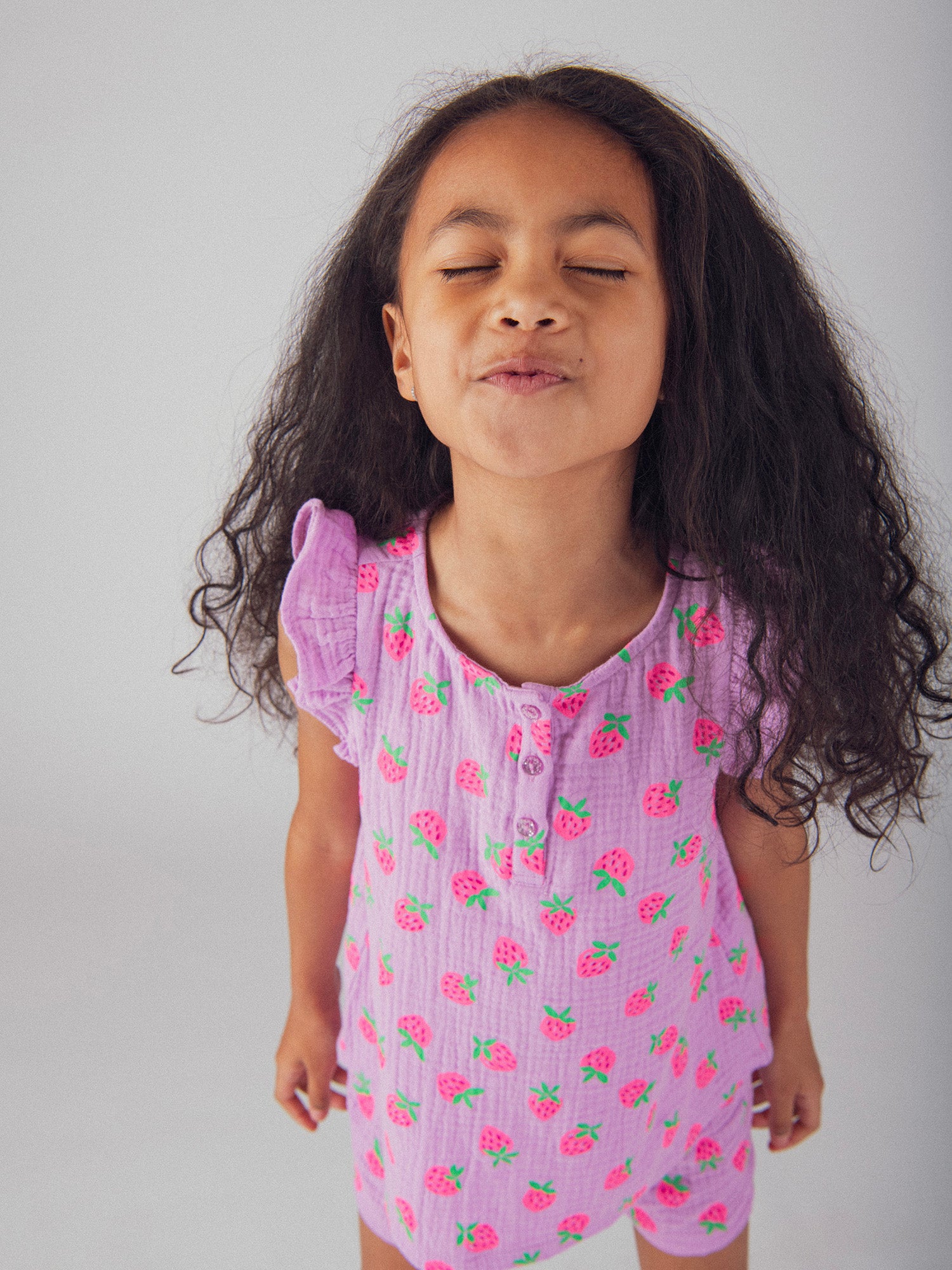 Pyjama court violet imprimé "Fraises Gourmandes" pour enfant fille