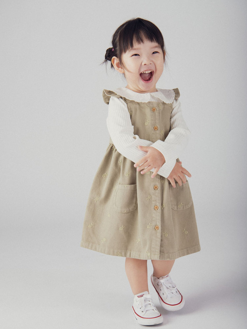 Kleid Latzhose mit Blumenstickereien für Mädchen
