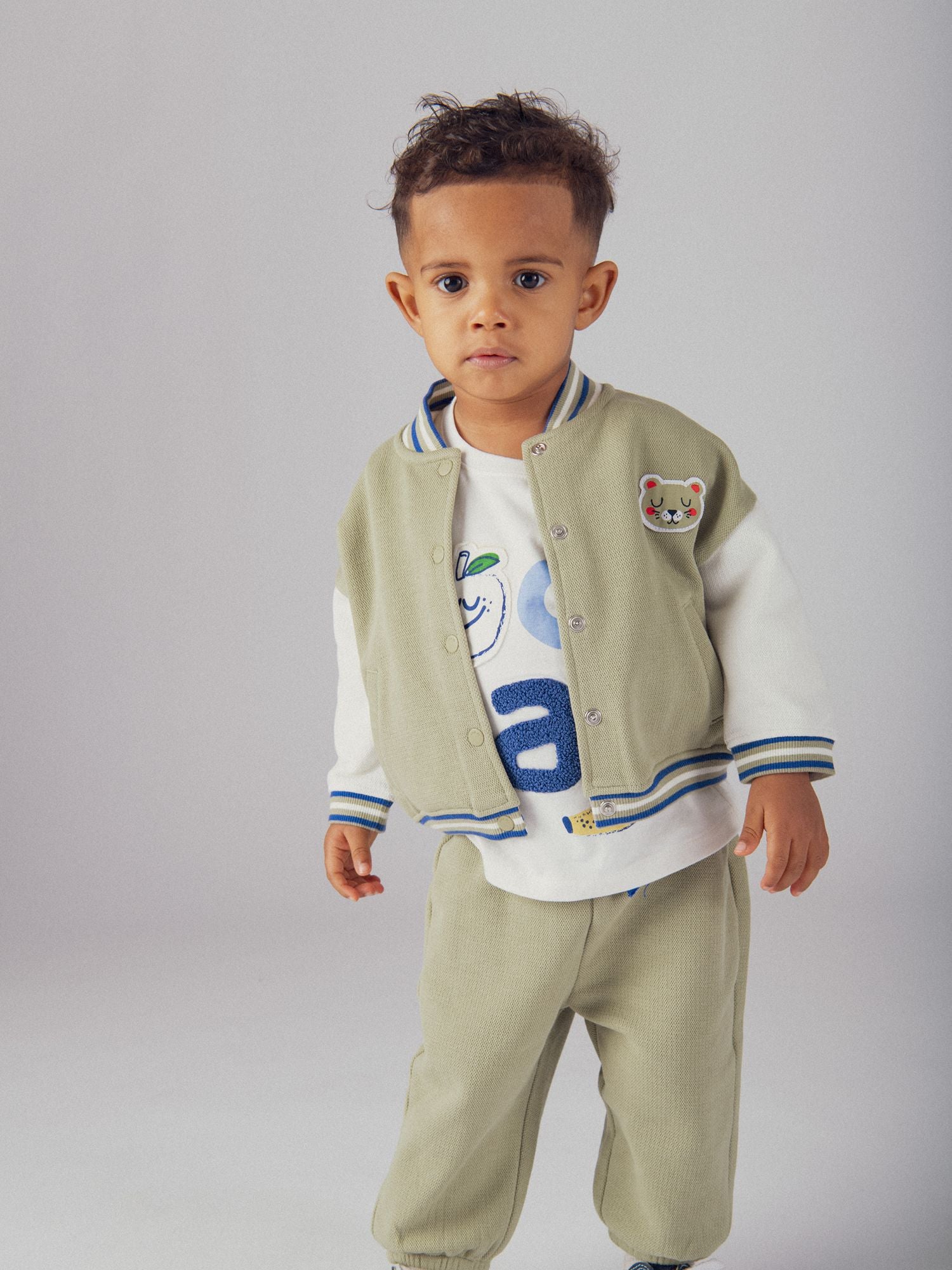 Sportliche khaki-Weste mit Tigermotiv für Baby-Jungen