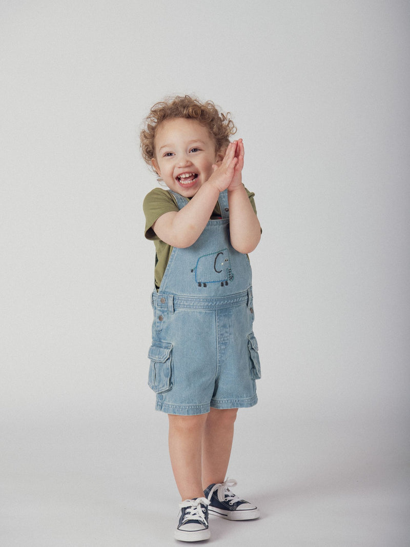 Kurze Jeanslatzhose mit "Elefant"-Motiv für Jungen