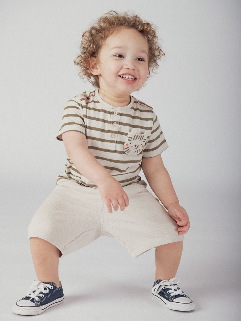 Beige Bermuda mit "Tiger"-Motiv für Baby-Jungen