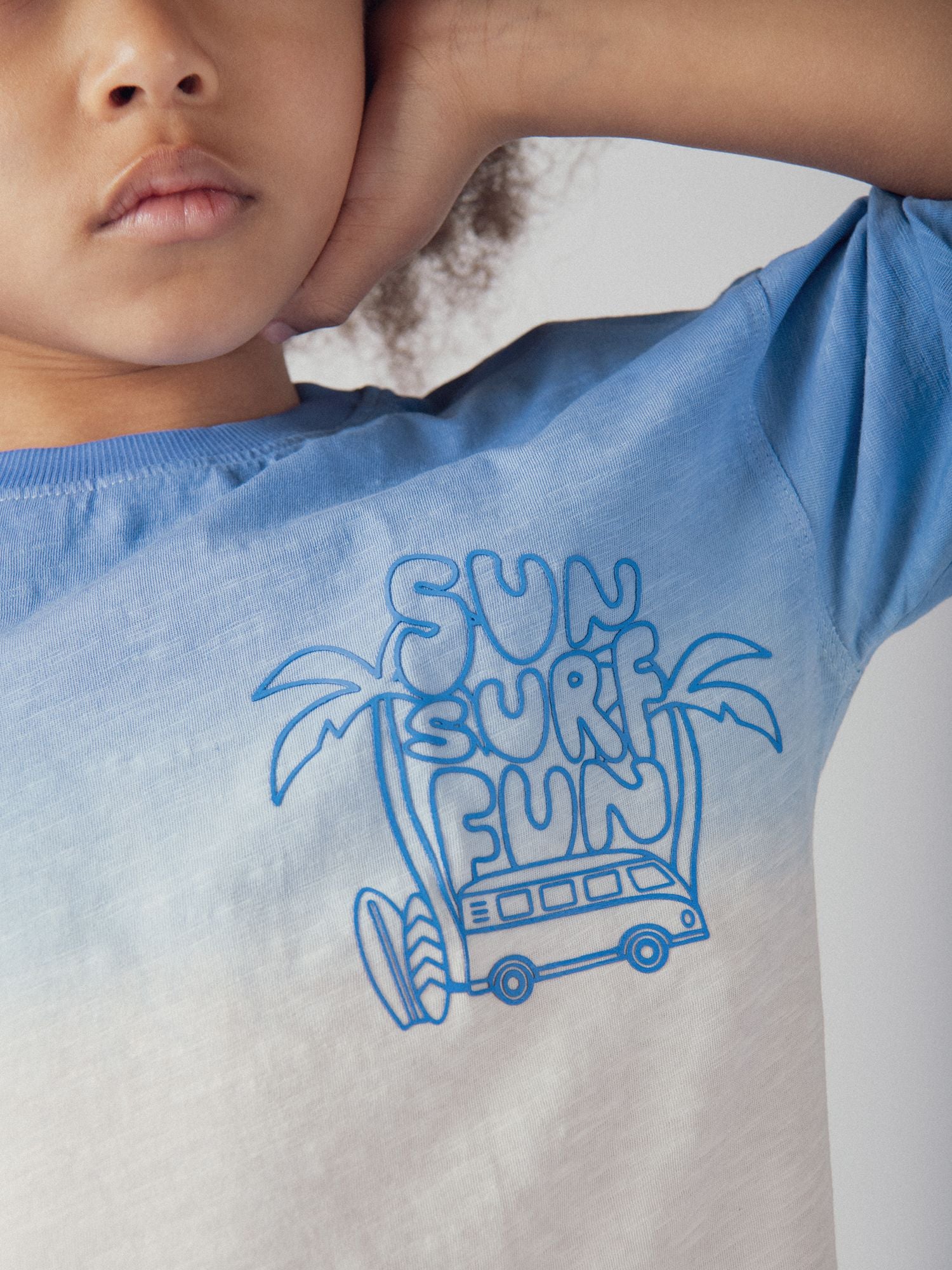 Blau und orange gefärbtes T-Shirt für Jungen