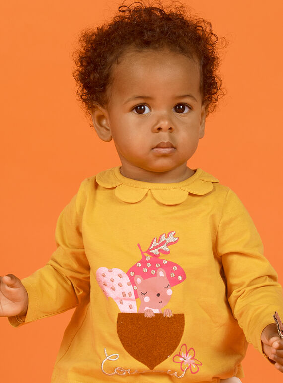 Baby Mädchen safranfarbenes T-Shirt mit Blumenkragen MISAUBRA / 21WG09P1TML109